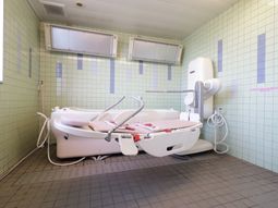 清潔な浴室設備