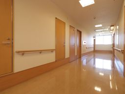 明るい廊下の様子