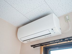 壁掛けエアコンの部屋