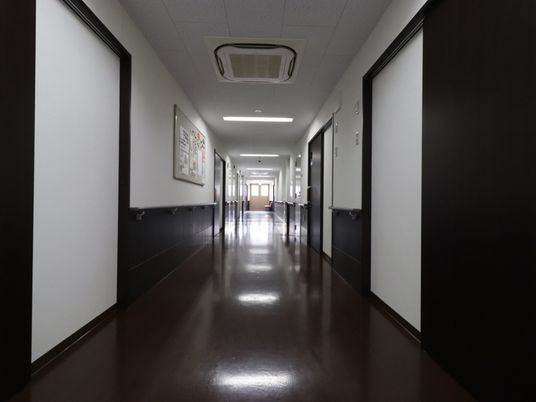 清潔な廊下の光景