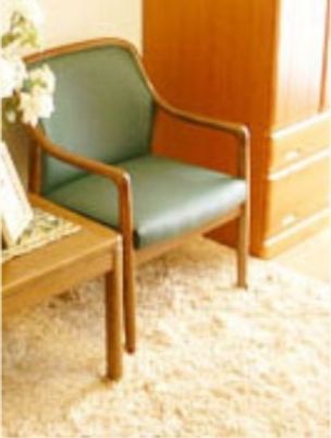 快適な居室の椅子