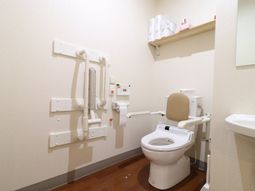 バリアフリーのトイレ設備