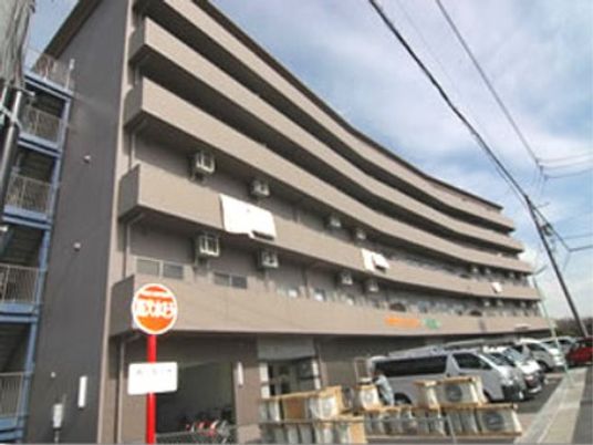 多階層施設外観