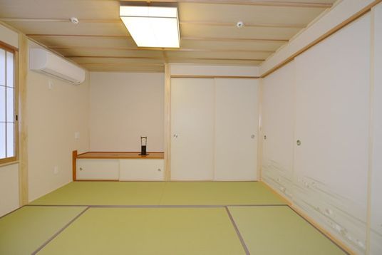 落ち着いた和室