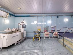 機能的な設備の整った浴室