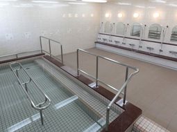 広々とした清潔な浴室