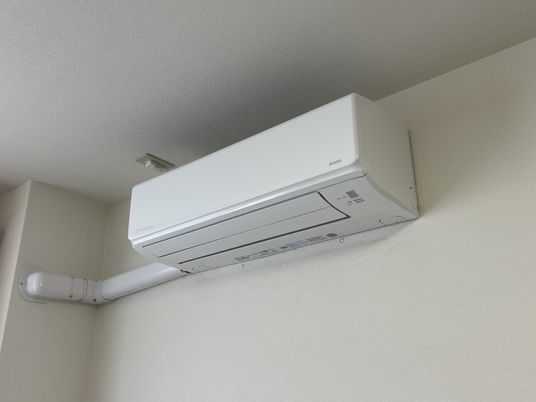 壁に設置されたエアコン