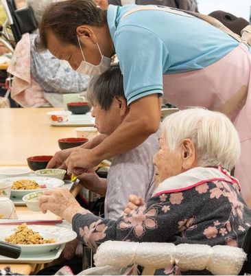 食事のサポート風景