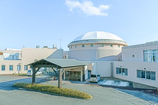 屋根付きの車寄せ
