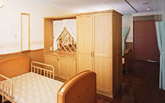 落ち着いた部屋の居室  