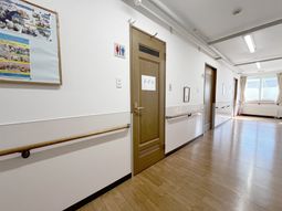 手すりのある廊下