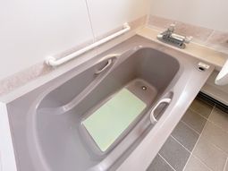 高齢者向けの浴槽