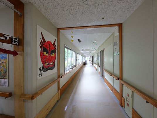 明るい廊下  