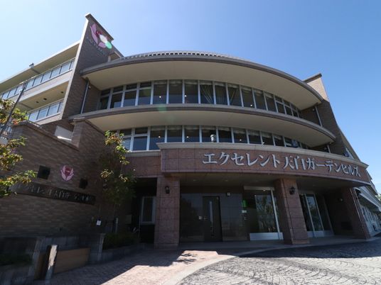 施設正面エントランス風景