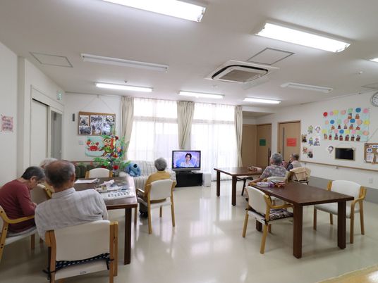 活動中のリビング風景