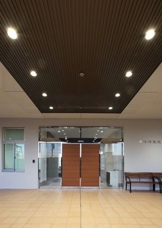 エントランスの明るい空間