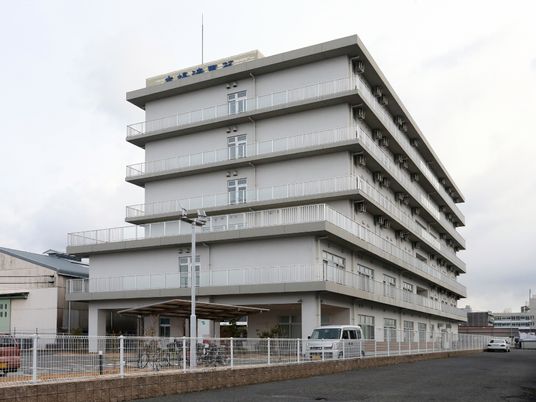 多層建築の外観