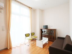 明るい居室の風景