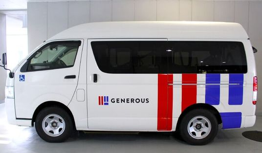 送迎バスの横側面