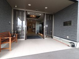 エントランスの外観