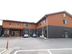 モダンな建物エントランス