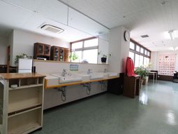 手洗い設備が整った空間