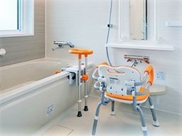 バリアフリーな浴室設備