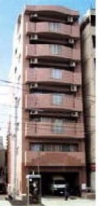 多階層の建物外観