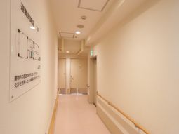 清潔感のある廊下の風景