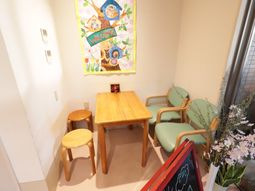 暖かみのある休憩スペース