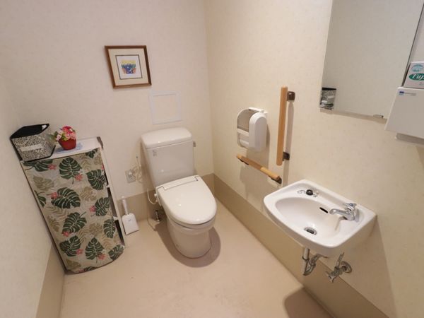 清潔なトイレの一室