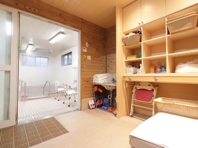 木目調の居室内観