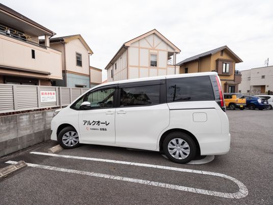 介護施設の送迎車