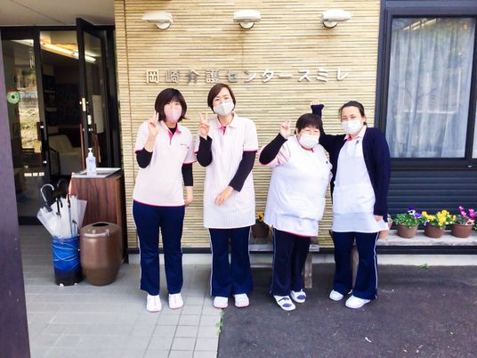 スタッフ集合の外観前  