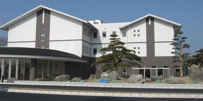 現代的な外観の建物