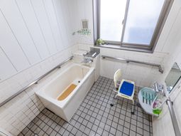 清潔な浴室施設