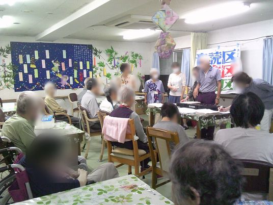 多人数が集まる食堂
