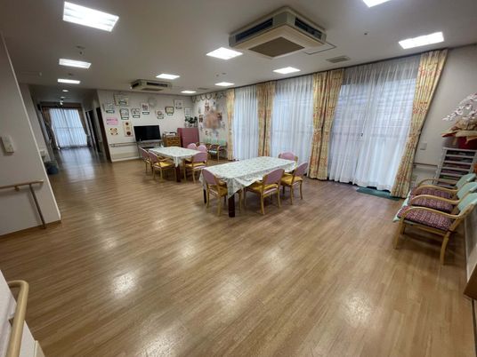 明るく広々とした共有スペース