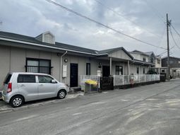 静かな住宅地の外観