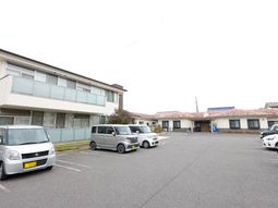 広々とした施設のエントランス