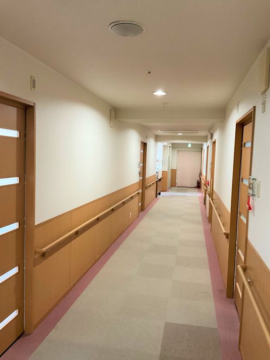 広々とした入り口のエントランス