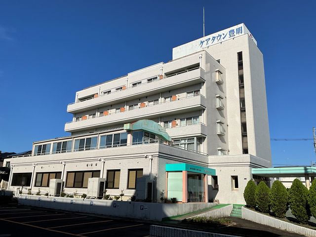清潔感のある建物外観 外観 清々しく整備されたエントランスが迎える、心地よい職場環境がここにあります。ゆとりを感じさせる設計で、来訪者との出会いも温かくなります。