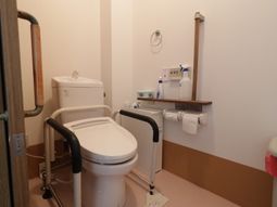 バリアフリー対応のトイレ