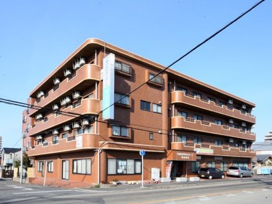 多階層建物の外観