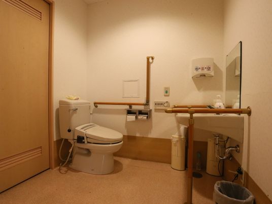 バリアフリーのトイレ空間