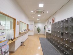 清潔感ある明るい廊下