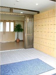 エントランスのシューズボックス