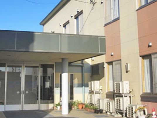 建物の出入口外観  