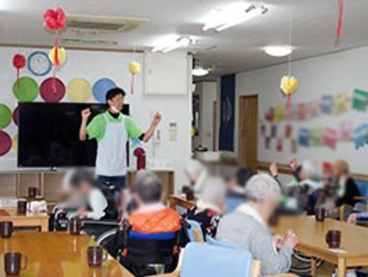 賑やかな交流の場