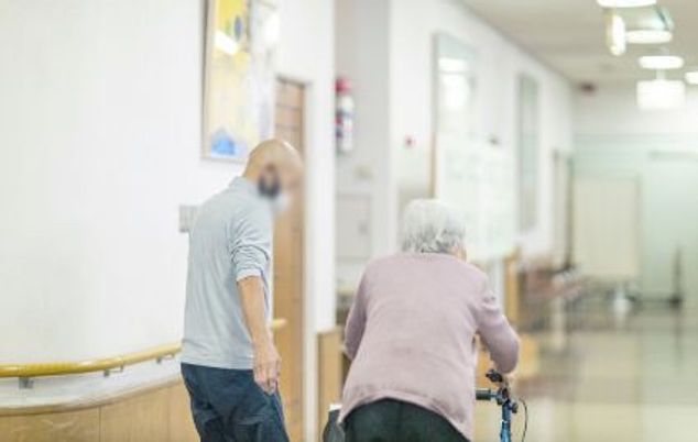 穏やかな廊下の様子